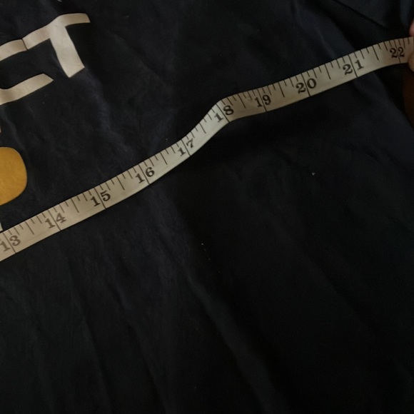 Bnwt GRAPHIC TSHIRT - Picture 2 of 5